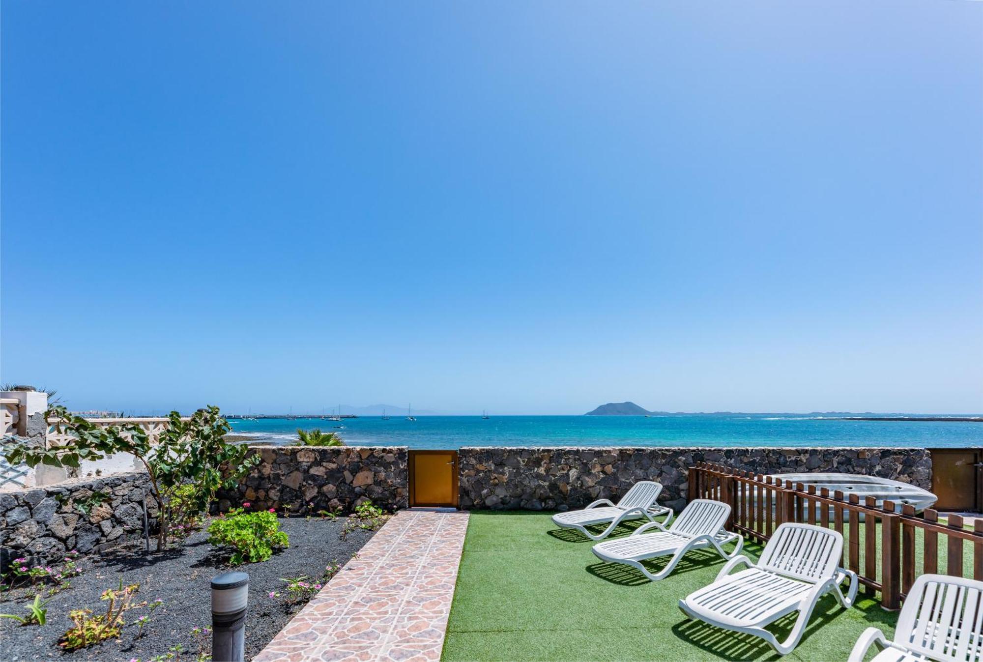 Villa Marina I Beachfront Corralejo By Holidays Home Экстерьер фото